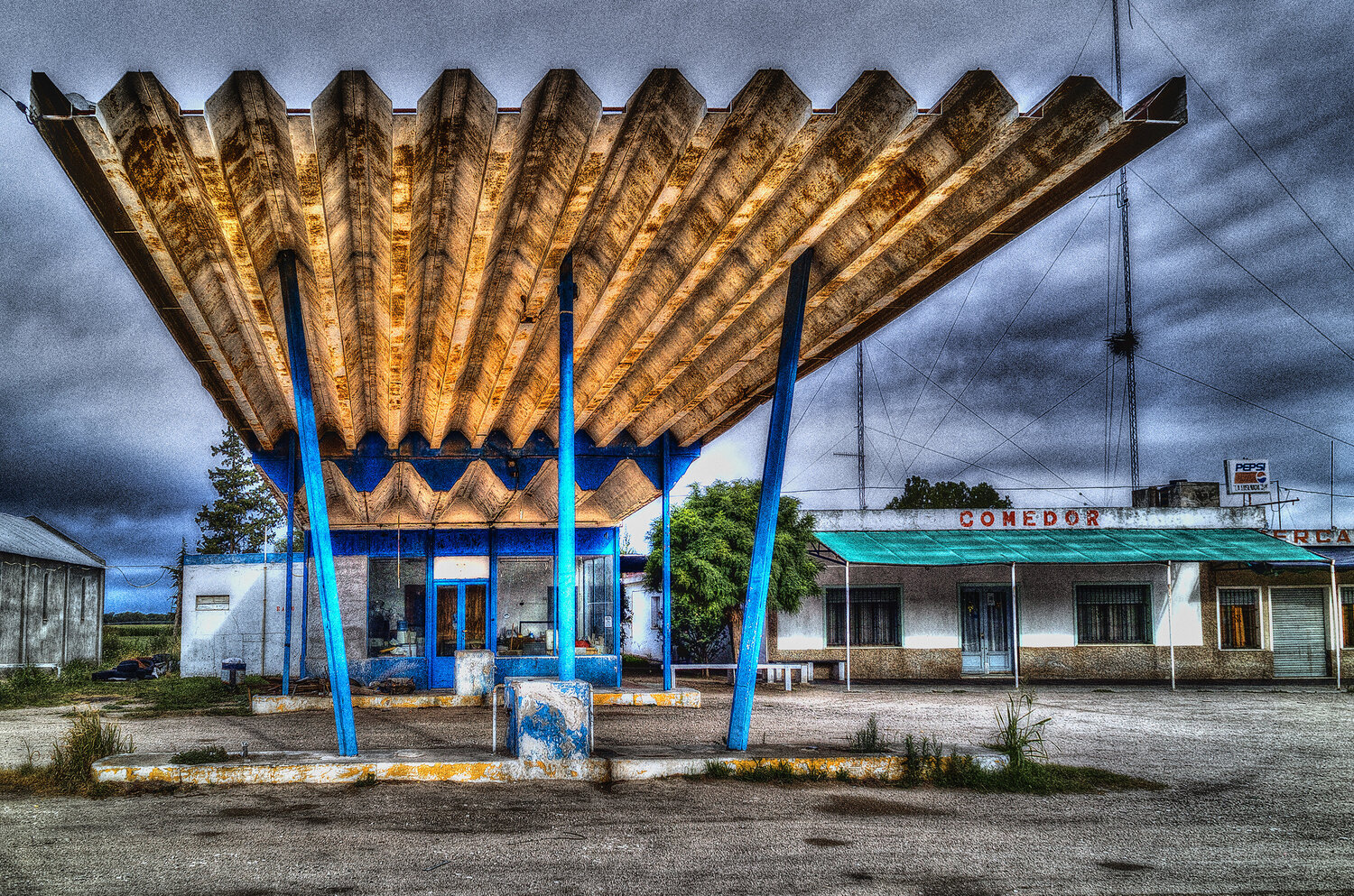 Old Petrol Station in Argentinien Jörg Heimann Fotografie zu verkaufen