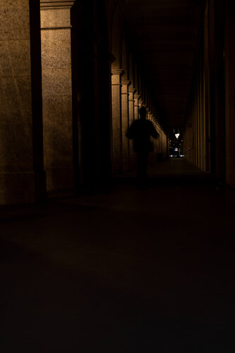 Le fantôme des colonnes di Florent KOPP, Fotografia in vendita su Singulart