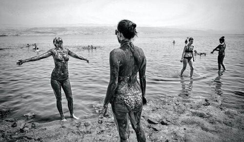A joy at the Dead Sea. Israel 2012 © Motty Levy van Motty Levy, Fotografie te koop op Singulart