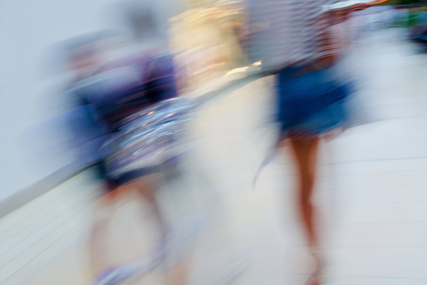 Shopping Spree III.  2019 Canada © Motty Levy Motty Levy Photographie à vendre