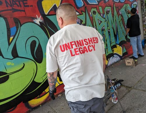 Unfinished Legacy de Aby Golden Lady B, Fotografía a la venta en Singulart