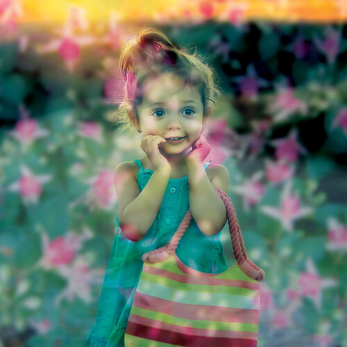 Empreinte Florale – L’éveil de l’enfance van Eric Koninckx, Fotografie te koop op Singulart