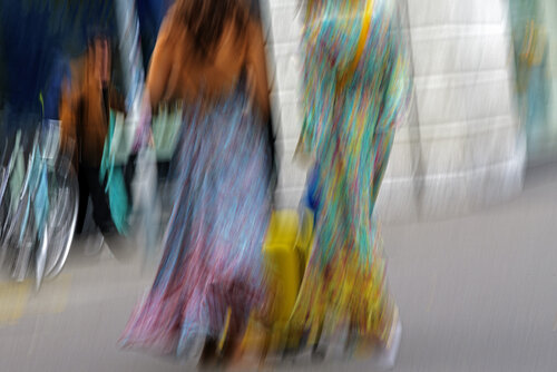 Due Donne by Alfio Sacco, 사진 for Sale on Singulart