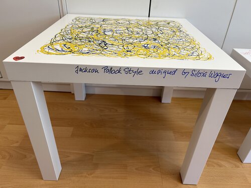 Drippings after Jackson Pollock auf IKEA Beistelltisch di Silvia Wagner, Altri media in vendita su Singulart