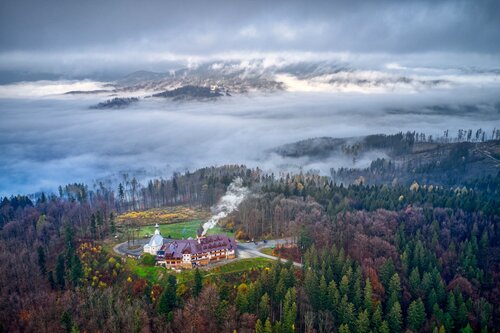 Cottage in the mountains von Tomáš Neuwirth, Fotografie kaufen auf Singulart