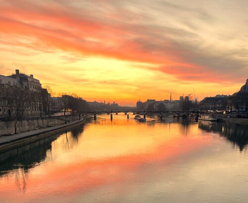Sunset Paris di Anne-Sophie A Bettembourg, Fotografia in vendita su Singulart