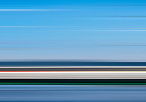 fast train passing by #3 von Igor Vitomirov, Fotografie kaufen auf Singulart