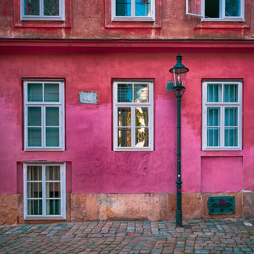 Vienna street par Igor Vitomirov, Photographie en vente sur Singulart