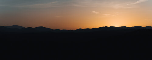 sun is setting par Igor Vitomirov, Photographie en vente sur Singulart