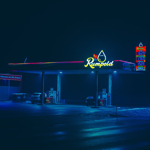 gas station #1 par Igor Vitomirov, Photographie en vente sur Singulart