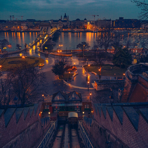 morning in Budapest par Igor Vitomirov, Photographie en vente sur Singulart