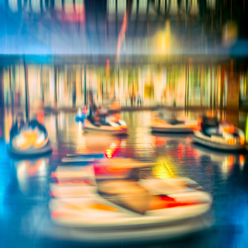 bumper cars par Igor Vitomirov, Photographie en vente sur Singulart