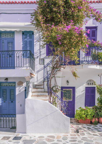 greek street#5 par Igor Vitomirov, Photographie en vente sur Singulart