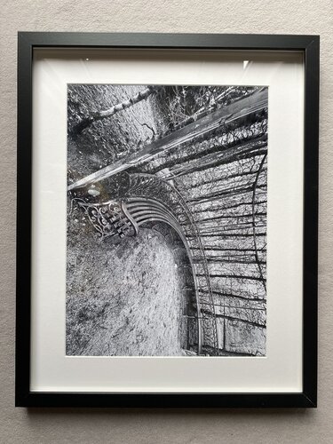 Foto Nr. 1  2025 Bank im Bürgerpark Bremen by Joerg Vollstedt, 사진 for Sale on Singulart