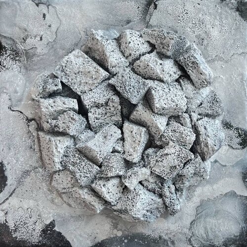 3D composition of diamond-like facets in a haze von Lucy Moon, Malerei kaufen auf Singulart