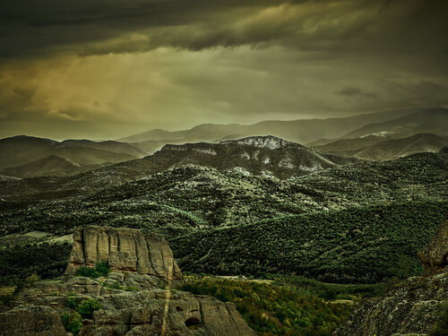Rocky Valley I di Nencho Balkanski, Fotografia in vendita su Singulart