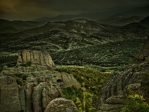 Rocky Valley I von Nencho Balkanski, Fotografie kaufen auf Singulart