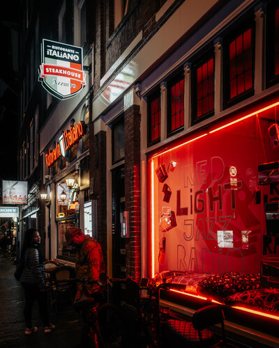 Red Jazz Radio by Pedro Patrício, 사진 for Sale on Singulart