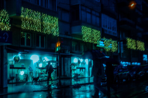 Rainy Night in Bluish Tones de Pedro Patrício, Fotografía a la venta en Singulart