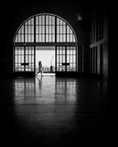 Woman Passing By de Pedro Patrício, Fotografía a la venta en Singulart