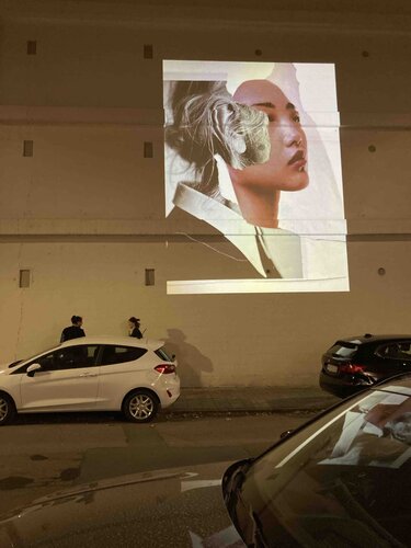 HEADS_MOVING I di Rebekka Brunke, Altri media in vendita su Singulart