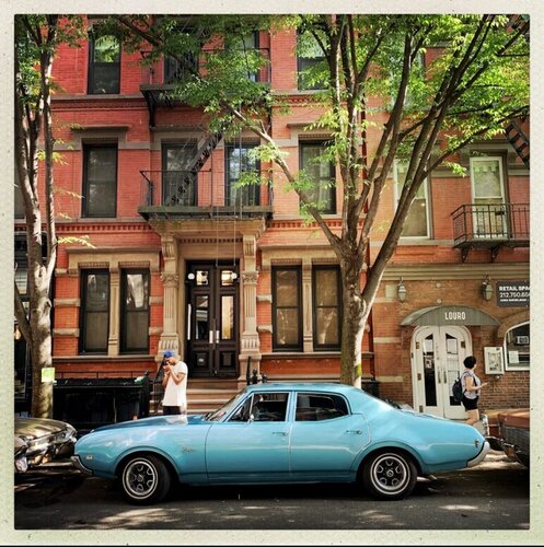 Untitled (Getaway Cars in The West Village City ) di Mark S. Borden aka Egospeed, Stampa in vendita su Singulart