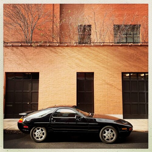 Untitled (Getaway Cars in The West Village City ) di Mark S. Borden aka Egospeed, Stampa in vendita su Singulart