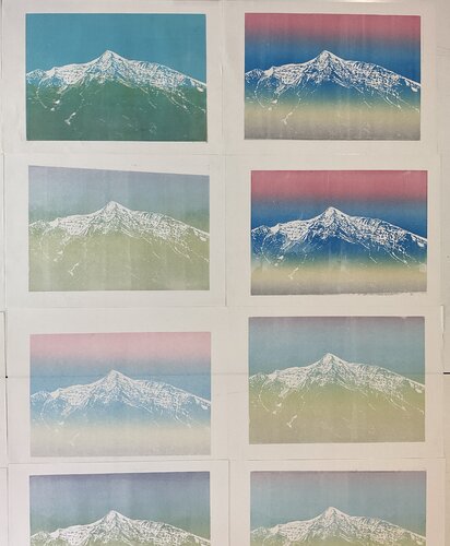 Übersicht der Linoldrucke: Pizzo di Vogorno, Tessin, mit Schnee, 2242 m von Amaya Eglin, Druck kaufen auf Singulart