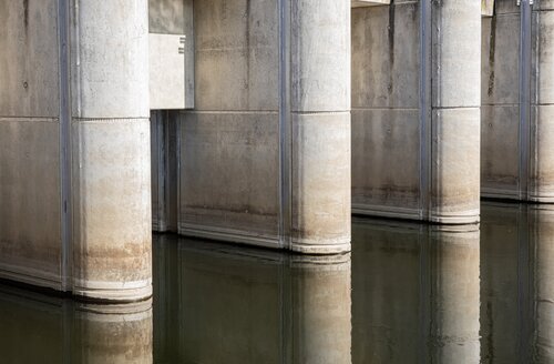 Pylonenfries di Marcel van Beek, Fotografia in vendita su Singulart
