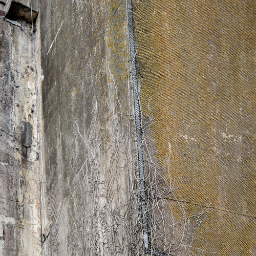 Sprechende Wände I: Narben der Zeit von Marcel van Beek, Fotografie kaufen auf Singulart