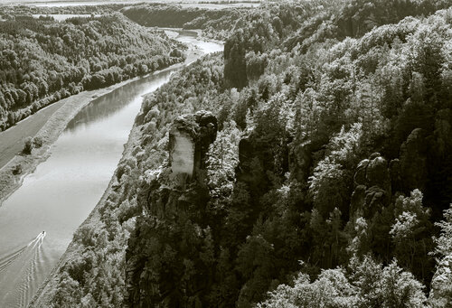 Elbschleife von Marcel van Beek, Fotografie kaufen auf Singulart
