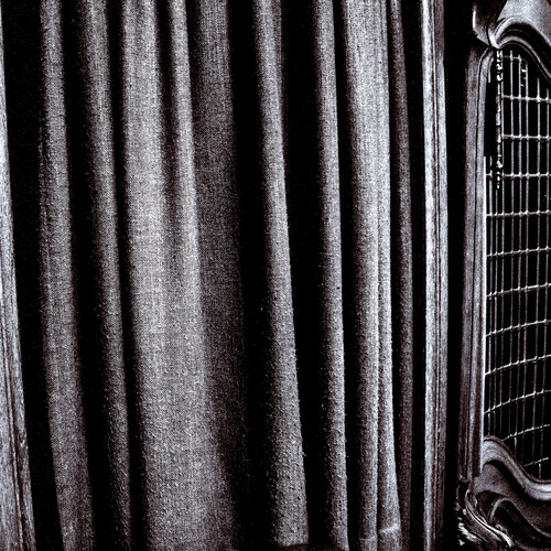 Der Beichtstuhl di Marcel van Beek, Fotografia in vendita su Singulart