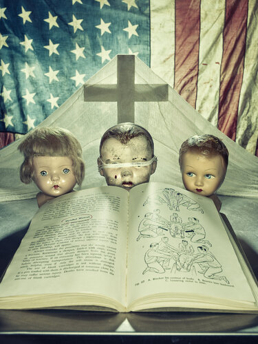 "Guns in America #26 di Jeff Corwin, Fotografia in vendita su Singulart