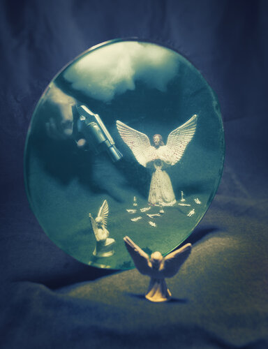 "Guns in America #57 van Jeff Corwin, Fotografie te koop op Singulart