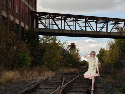 railroad crossing di Gerhard Großberger, Fotografia in vendita su Singulart
