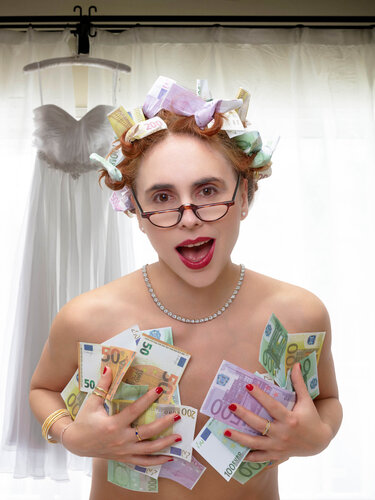 millionaires housewife von Gerhard Großberger, Fotografie kaufen auf Singulart