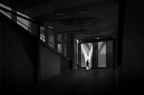 Hamburg im Untergrund 3 van Manfred Brandstätter, Fotografie te koop op Singulart