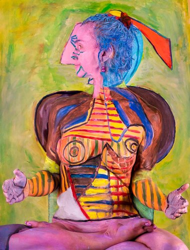 After "Femme à la coiffe d'Arlésienne sur fond vert (Lee Miller)" von Michel Platnic, Fotografie kaufen auf Singulart