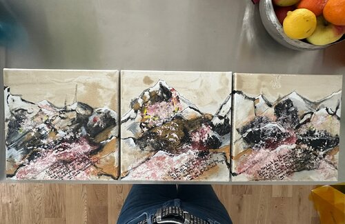 Das weisse Spitzchen (Triptychon) par Irina Staud, Peinture en vente sur Singulart