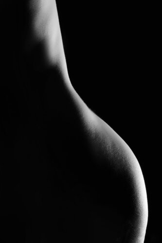 Body as a sand von Natalia Philippou, Fotografie kaufen auf Singulart