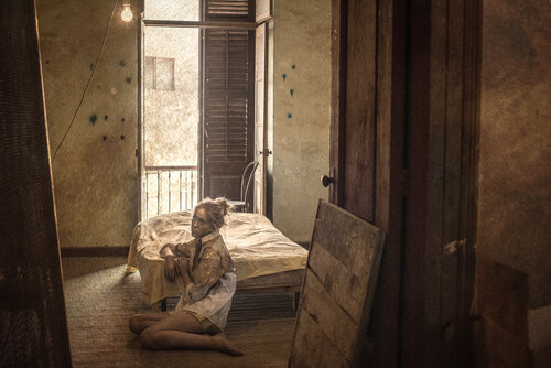Time,Dust,Gold von Natalia Philippou, Fotografie kaufen auf Singulart