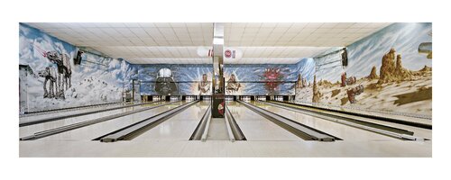 Starwars in Berlin - Bowling #1 de Stefan Neubauer, Fotografía a la venta en Singulart