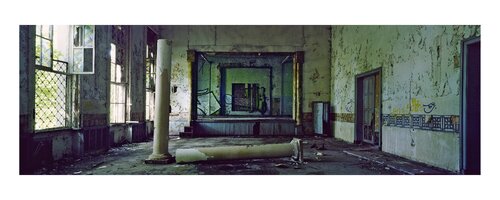 OH WOMEN, DON'T CRY by Stefan Neubauer, Photography for Sale on Singulart