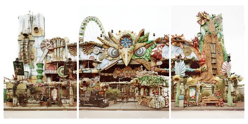 Triptychon Zeitreise mit Doktor Archibald di Stefan Neubauer, Fotografia in vendita su Singulart