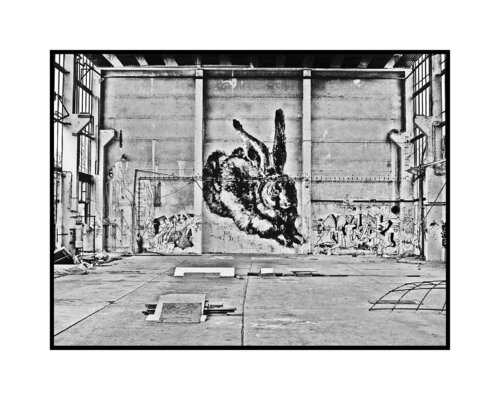 Industrie Lost Place - Bansky oder Dürer #2 de Stefan Neubauer, Fotografía a la venta en Singulart