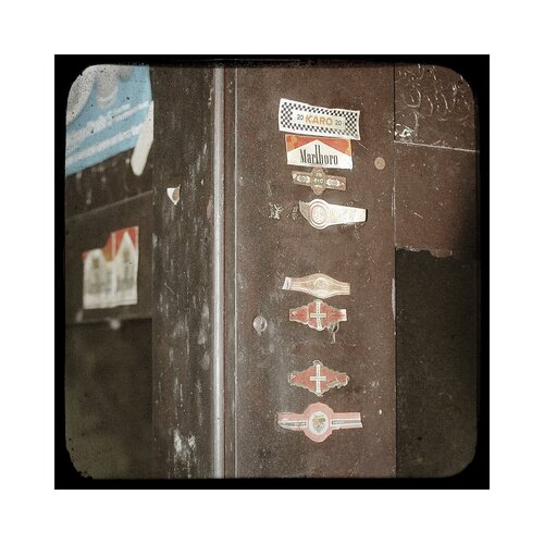 Pausenraum-Romantik #9 di Stefan Neubauer, Fotografia in vendita su Singulart