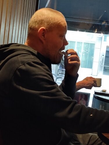 Cookie and Coffee van Henrik Hill, Digitaal te koop op Singulart