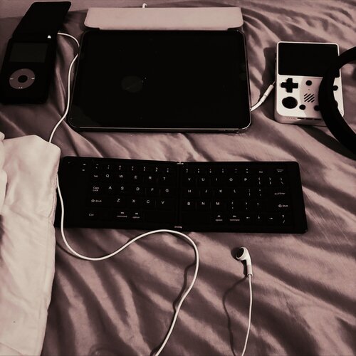 Every Day Carry by Amanda Harris, 사진 for Sale on Singulart