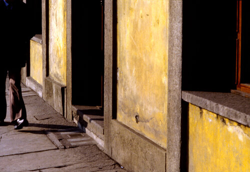 Passi che sussurrano storie by Mauro Marletto, Photography for Sale on Singulart
