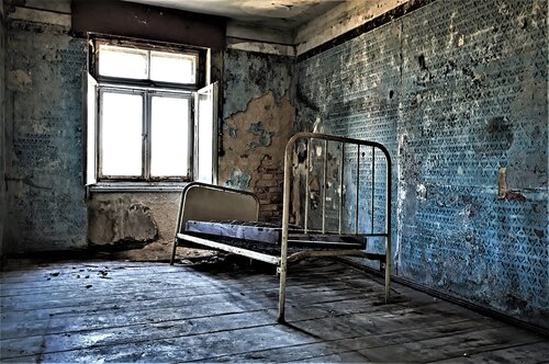 Nach der Nutzung - Görlitz van antonio rankel, Fotografie te koop op Singulart